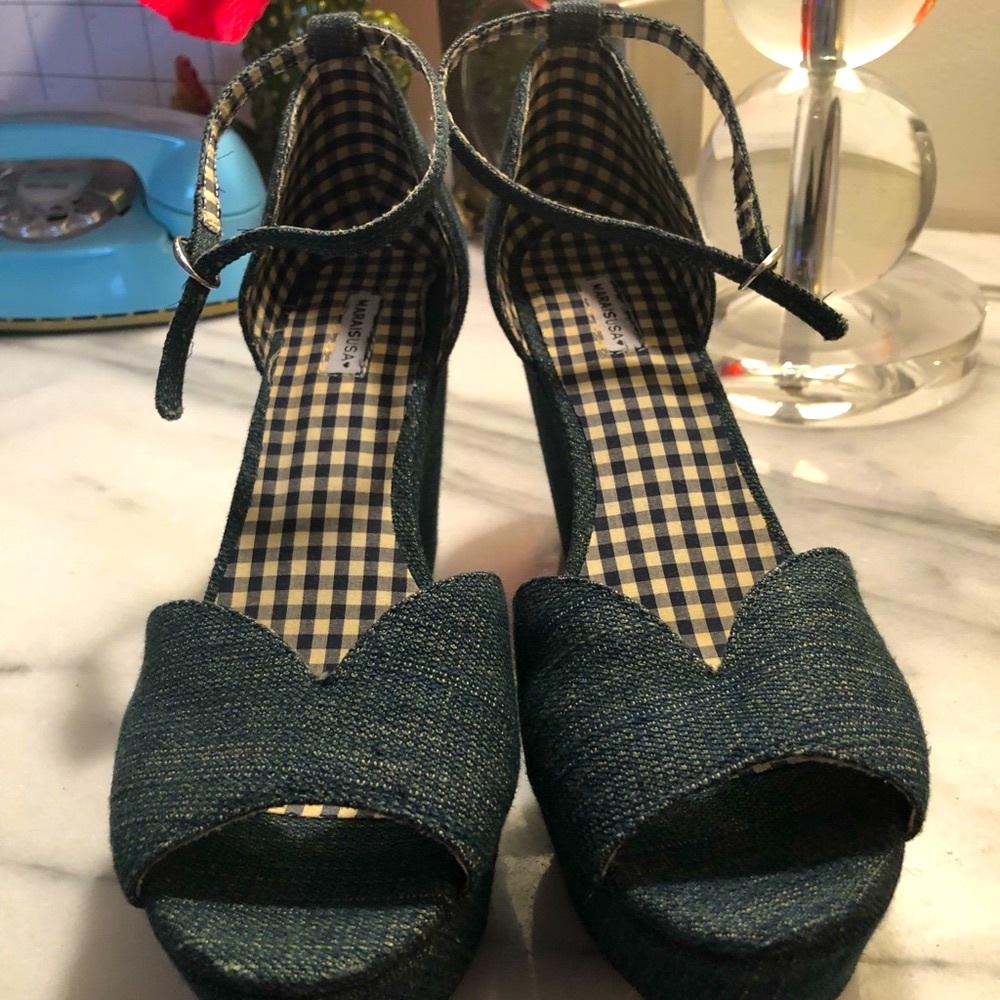 Marais wedge blue size 8 1/2